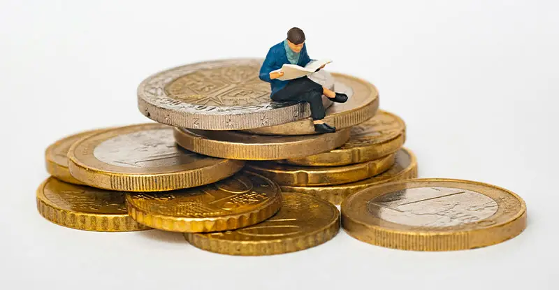 How Emotions and Beliefs Shape Financial Decisions & Money Choices - Artsyl