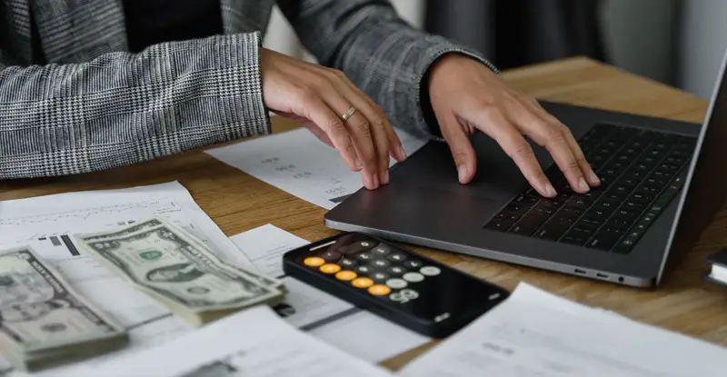 Managing cash flow using POs vs. invoices - Artsyl